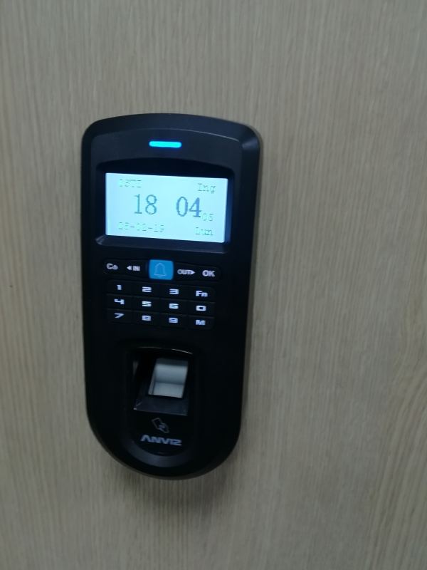 Utilizza il controllo Accessi Biometrico WiFi M6-XP, con Apriporta e badge  RFID!